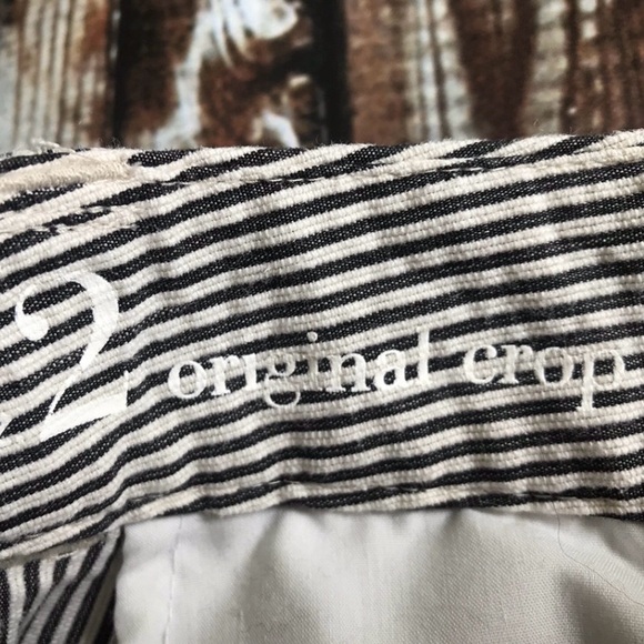 Anne Taylor Loft Seersucker Striped Cropped Capri Pants - Picture 11 of 12